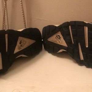 Nike sneakers( Huaraches)